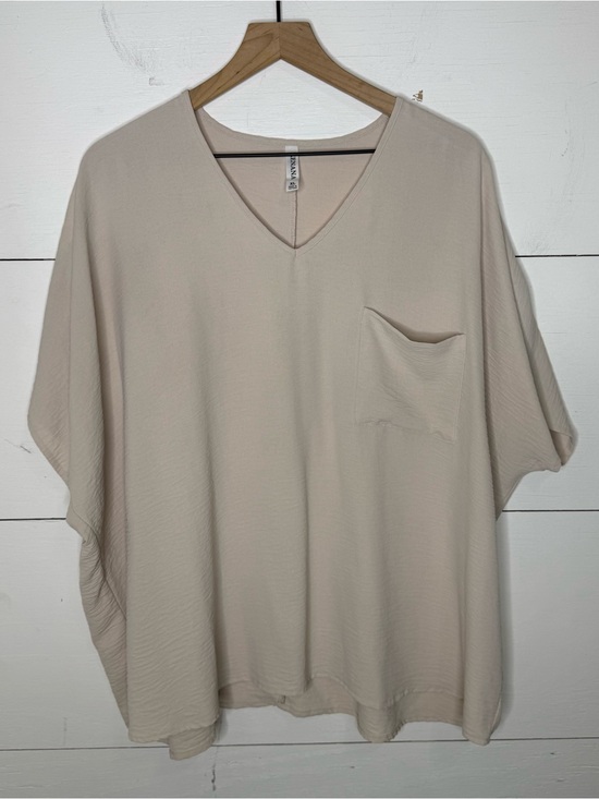 Zenana Outfitters Tops - Zenana Outfitters • Cream V-Neck Pocket Tunic Size XL
